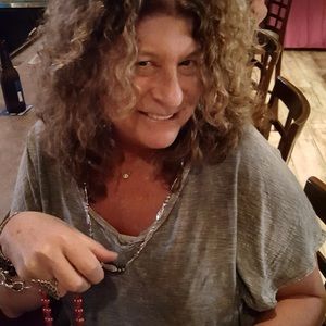 Meet your Posher, Pam